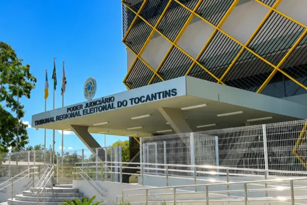 Justiça manda remover post com montagem que associa Dorinha à apreensão de dinheiro em caso envolvendo o deputado Nilton Franco