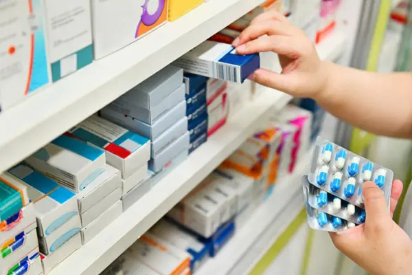 Entra em vigor nova lei que permite venda de remédios em supermercados