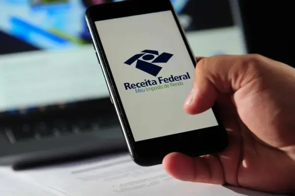 Receita Federal notifica quase meio milhão de contribuintes que caíram na malha fina