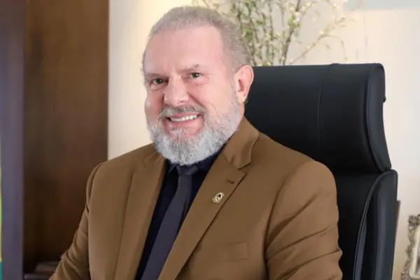 Justiça arquiva processo sobre compra de máscaras na  Covid; Carlesse comemora e diz: “mais uma acusação infundada não aceita pela Justiça"