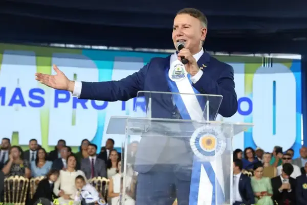 Prefeito de Palmas, Eduardo Siqueira Campos, passa por cirurgia de emergência após suspeita de infarto